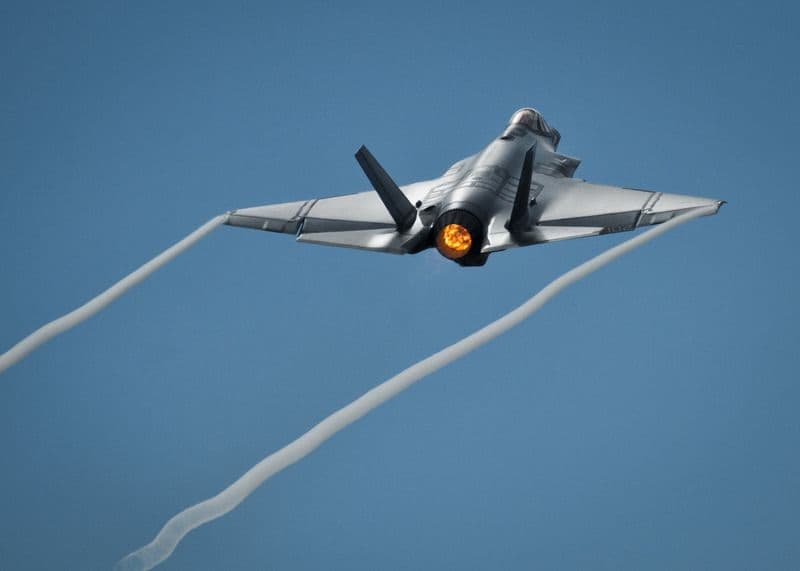 Could an Advanced Super Hornet Outmaneuver the Navy's F-35C?