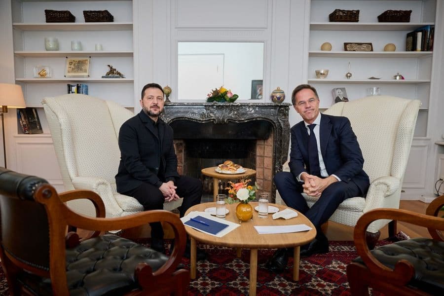 In this photo provided by the Ukrainian Presidential Press Office, Ukrainian President Volodymyr Zelenskyy, left, and Secretary General of NATO Mark Rutte pose for a photo prior to their meeting in Brussels, Thursday, Oct. 15, 2026. (Ukrainian Presidential Press Office via AP)